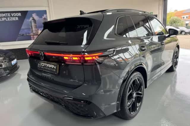 Volkswagen Tiguan (2024) thumbnail 3