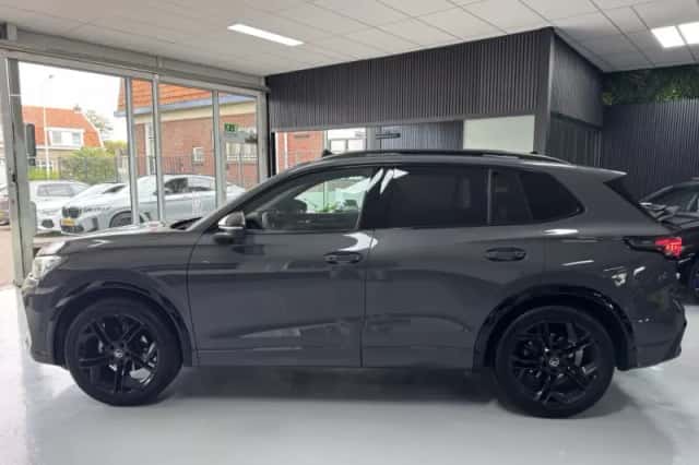 Volkswagen Tiguan (2024) thumbnail 5