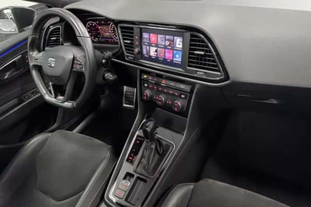 SEAT Leon (2018) thumbnail 2