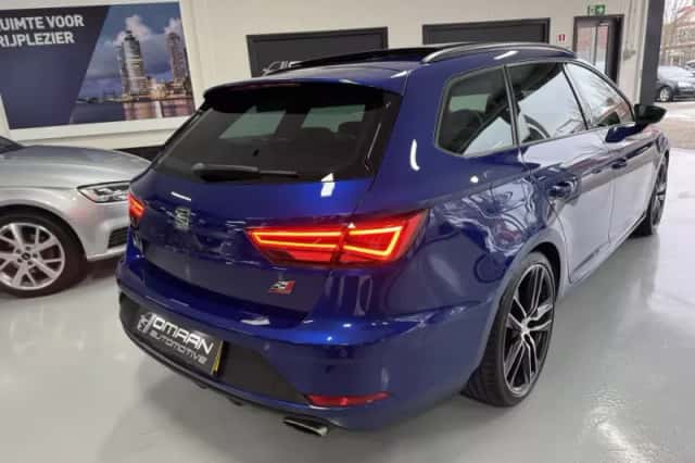 SEAT Leon (2018) thumbnail 3