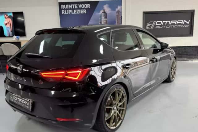 SEAT Leon (2018) thumbnail 4