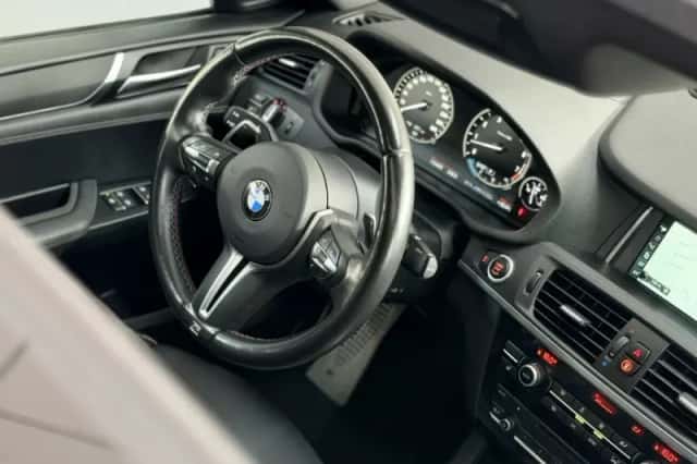 BMW X4 (2017) thumbnail 2