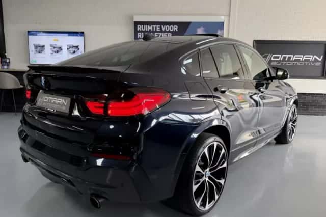 BMW X4 (2017) thumbnail 3