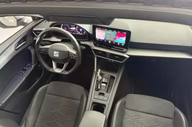 SEAT Leon (2021) thumbnail 2