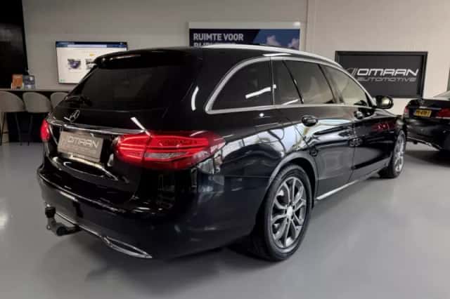 Mercedes-Benz C-Klasse (2016) thumbnail 3
