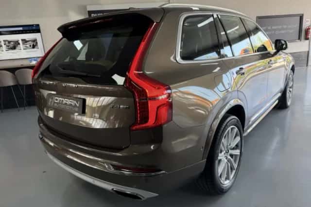 Volvo XC90 (2015) thumbnail 3