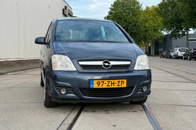 Opel Meriva (2008) thumbnail 3