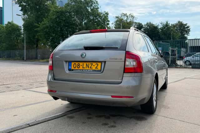 Škoda Octavia (2010) thumbnail 6