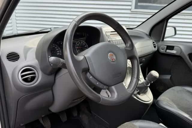 Fiat Panda (2009) thumbnail 4
