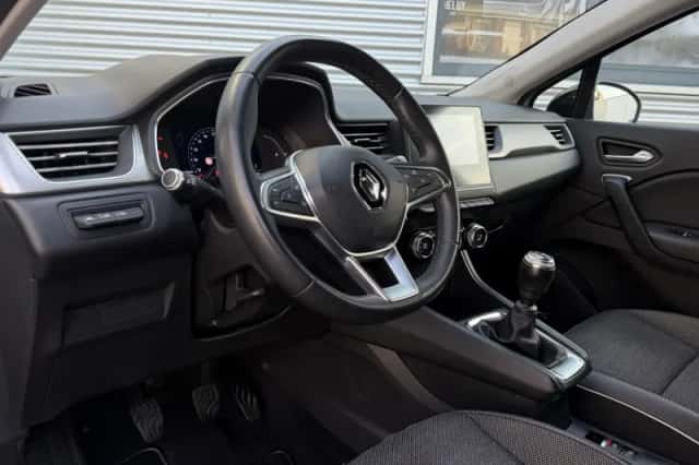 Renault Captur (2021) thumbnail 4