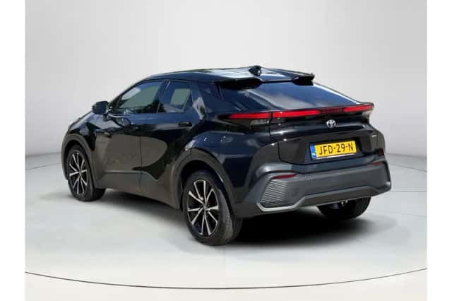 Toyota C-HR (2025) thumbnail 3
