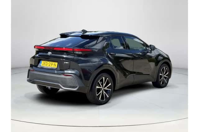 Toyota C-HR (2025) thumbnail 5