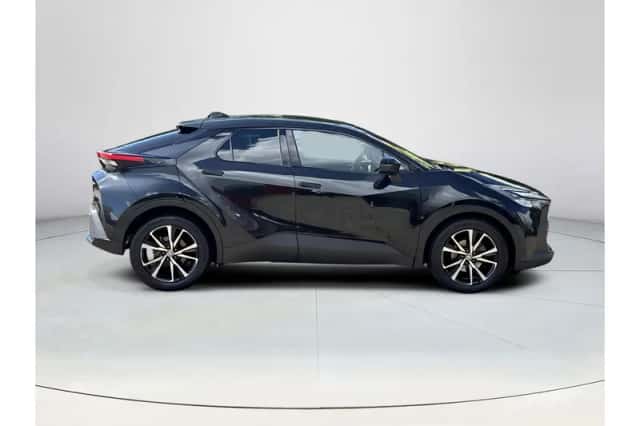Toyota C-HR (2025) thumbnail 6