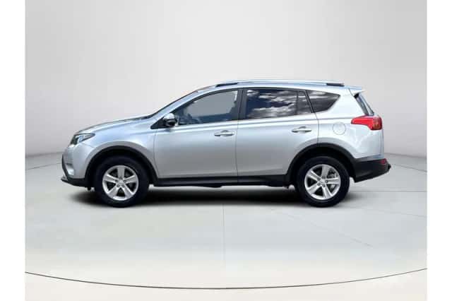 Toyota RAV4 (2014) thumbnail 2