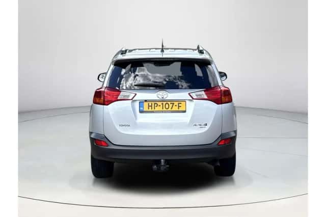 Toyota RAV4 (2014) thumbnail 4
