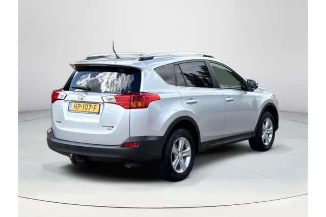 Toyota RAV4 (2014) thumbnail 5