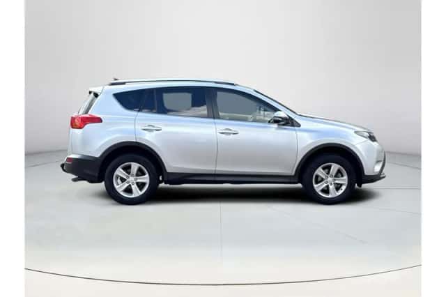 Toyota RAV4 (2014) thumbnail 6