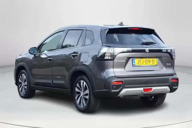 Suzuki S-Cross (2025) thumbnail 3
