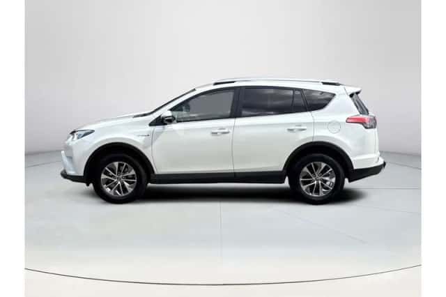 Toyota RAV4 (2018) thumbnail 2