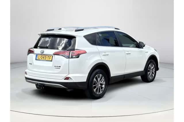 Toyota RAV4 (2018) thumbnail 5