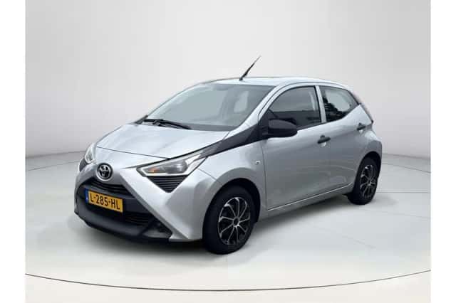 Toyota Aygo (2021) thumbnail 1