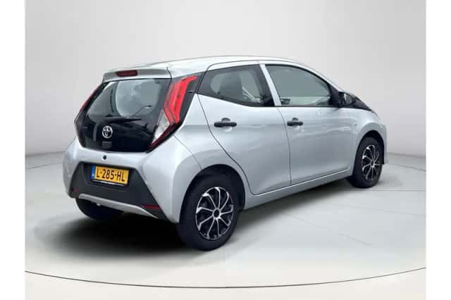 Toyota Aygo (2021) thumbnail 5