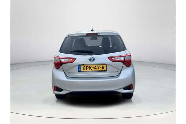 Toyota Yaris (2020) thumbnail 4