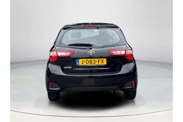 Toyota Yaris (2020) thumbnail 4