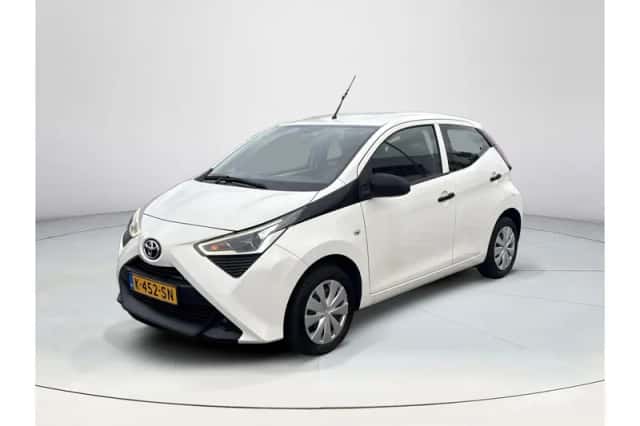 Toyota Aygo (2021) thumbnail 1