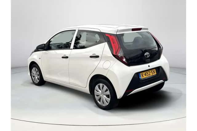 Toyota Aygo (2021) thumbnail 3