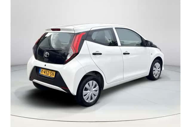 Toyota Aygo (2021) thumbnail 5