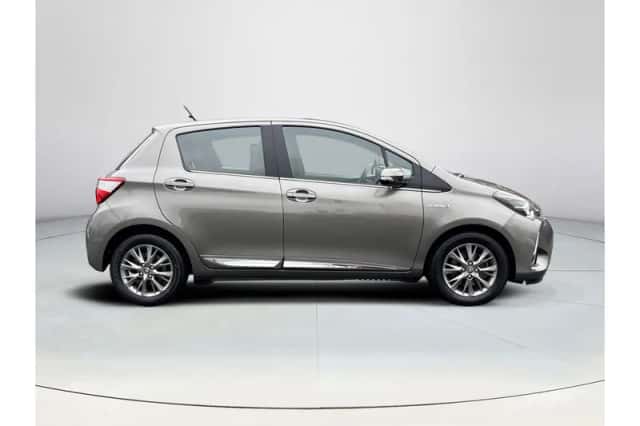 Toyota Yaris (2017) thumbnail 6