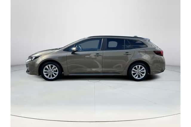 Toyota Corolla (2023) thumbnail 2