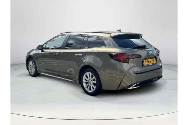 Toyota Corolla (2023) thumbnail 3