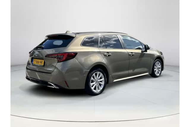 Toyota Corolla (2023) thumbnail 5