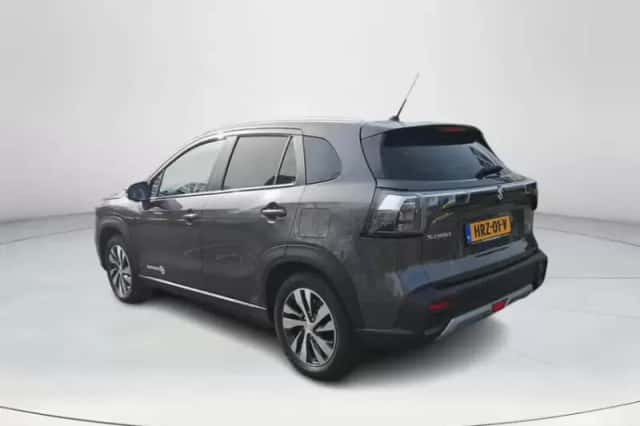Suzuki S-Cross (2025) thumbnail 3