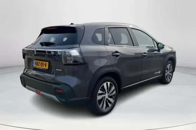 Suzuki S-Cross (2025) thumbnail 5