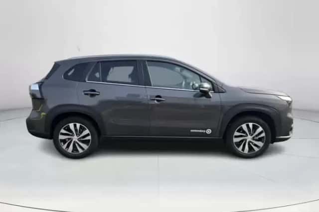 Suzuki S-Cross (2025) thumbnail 6