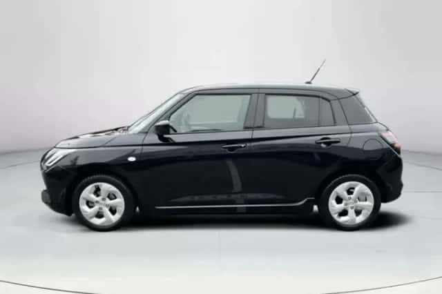 Suzuki Swift (2025) thumbnail 2