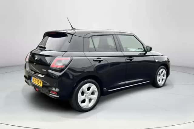 Suzuki Swift (2025) thumbnail 5