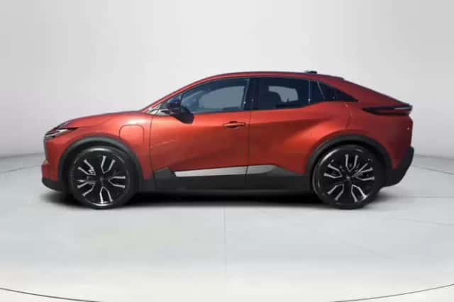 Toyota C-HR+ (2026) thumbnail 2