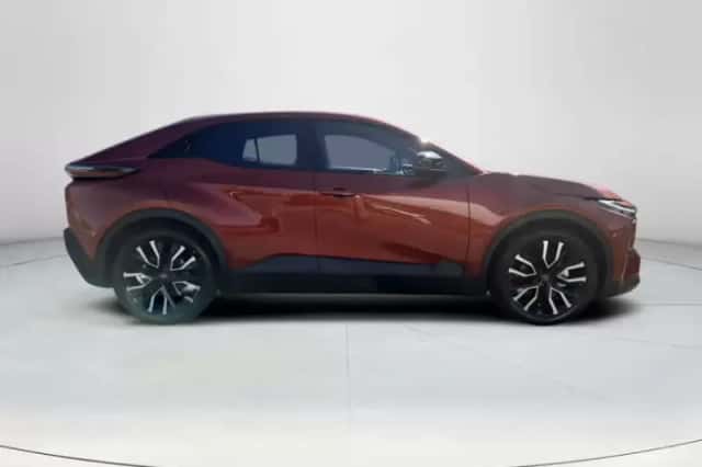 Toyota C-HR+ (2026) thumbnail 6
