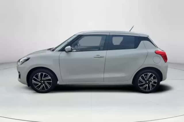 Suzuki Swift (2023) thumbnail 2