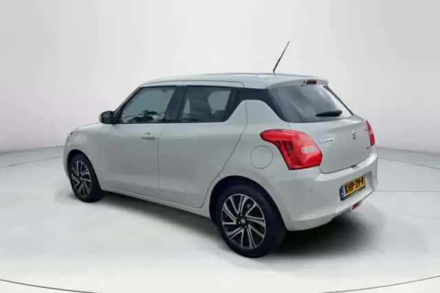 Suzuki Swift (2023) thumbnail 3
