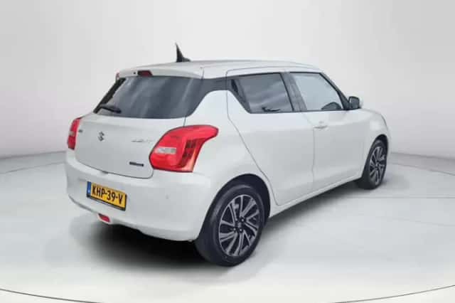 Suzuki Swift (2023) thumbnail 5