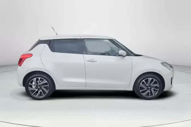Suzuki Swift (2023) thumbnail 6