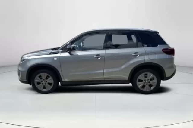 Suzuki Vitara (2023) thumbnail 2