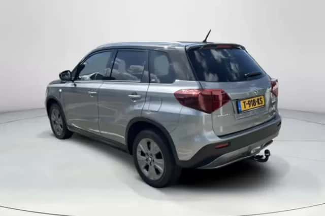 Suzuki Vitara (2023) thumbnail 3