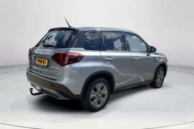Suzuki Vitara (2023) thumbnail 4