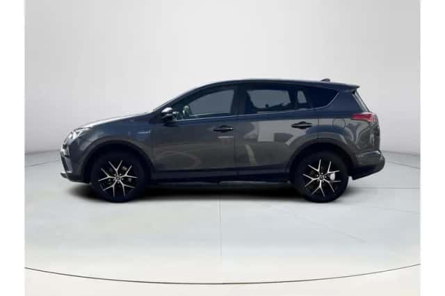 Toyota RAV4 (2017) thumbnail 2